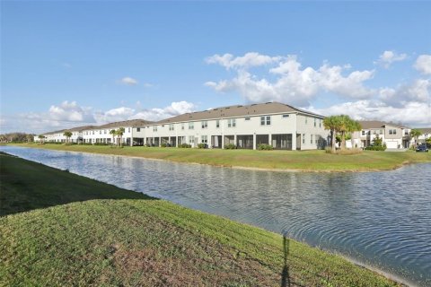 Townhouse in VOLANTI in Lutz, Florida 3 bedrooms, 156.08 sq.m. № 1565453 - photo 24