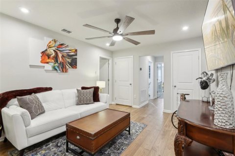 Townhouse in VOLANTI in Lutz, Florida 3 bedrooms, 156.08 sq.m. № 1565453 - photo 11
