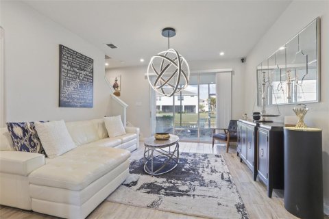 Townhouse in VOLANTI in Lutz, Florida 3 bedrooms, 156.08 sq.m. № 1565453 - photo 4