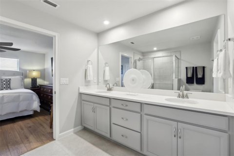 Townhouse in VOLANTI in Lutz, Florida 3 bedrooms, 156.08 sq.m. № 1565453 - photo 14