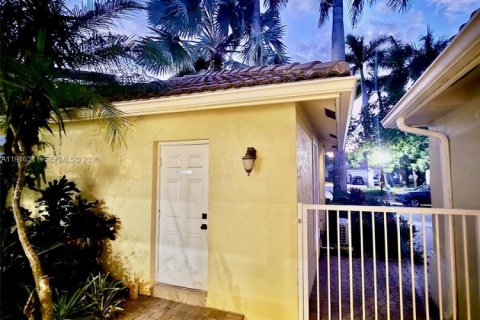 House in Weston, Florida 5 bedrooms, 345.13 sq.m. № 2057435 - photo 20