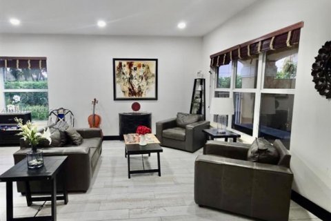 House in Weston, Florida 5 bedrooms, 345.13 sq.m. № 2057435 - photo 15