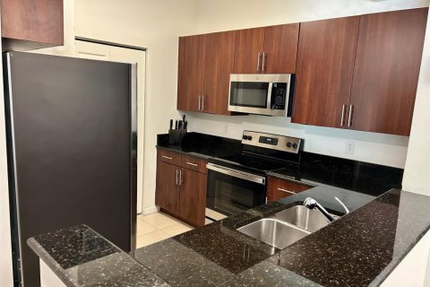Condo in Palm Beach Gardens, Florida, 2 bedrooms № 2183187 - photo 7