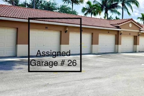 Condo in Palm Beach Gardens, Florida, 2 bedrooms № 2183187 - photo 3