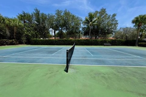Condo in Palm Beach Gardens, Florida, 2 bedrooms № 2183187 - photo 25