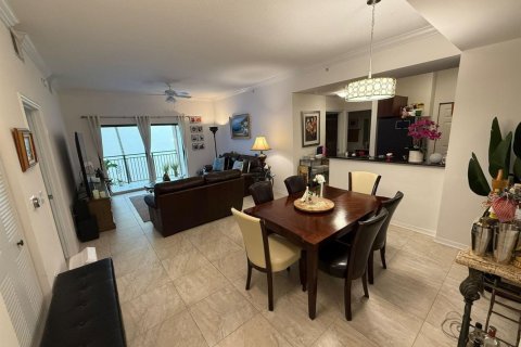Condo in Palm Beach Gardens, Florida, 2 bedrooms № 2183187 - photo 5