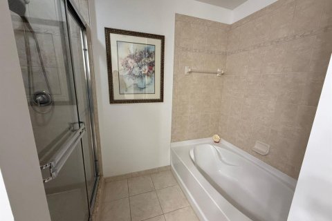 Condo in Palm Beach Gardens, Florida, 2 bedrooms № 2183187 - photo 14