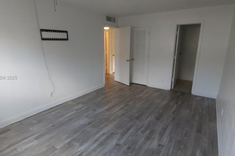 Condominio en alquiler en Fort Lauderdale, Florida, 2 dormitorios, 80.82 m2 № 1823402 - foto 8