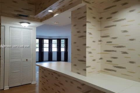 Condo in Miami, Florida, 2 bedrooms  № 2044492 - photo 4