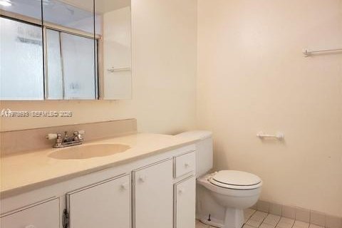 Condo in Miami, Florida, 2 bedrooms  № 2044492 - photo 11