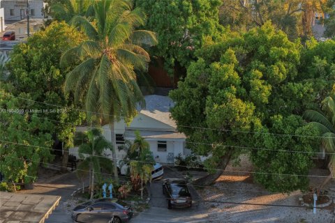 Купить коммерческую недвижимость в Форт-Лодердейл, Флорида 573.02м2, № 1964515 - фото 19