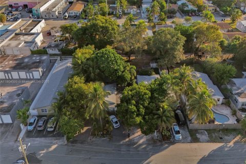 Купить коммерческую недвижимость в Форт-Лодердейл, Флорида 573.02м2, № 1964515 - фото 16