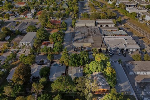 Купить коммерческую недвижимость в Форт-Лодердейл, Флорида 573.02м2, № 1964515 - фото 13