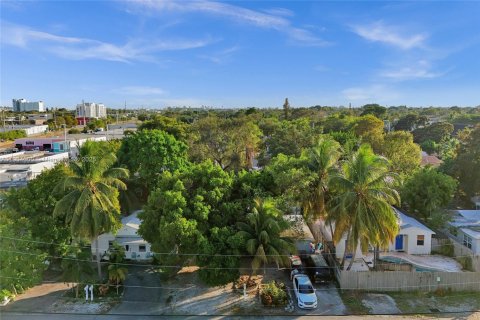 Купить коммерческую недвижимость в Форт-Лодердейл, Флорида 573.02м2, № 1964515 - фото 3