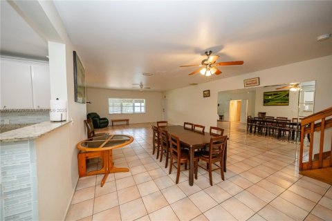 Купить коммерческую недвижимость в Форт-Лодердейл, Флорида 573.02м2, № 1964515 - фото 28