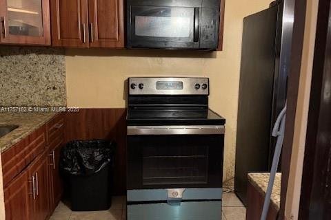House in North Miami, Florida 4 bedrooms, 159.23 sq.m. № 1949496 - photo 8