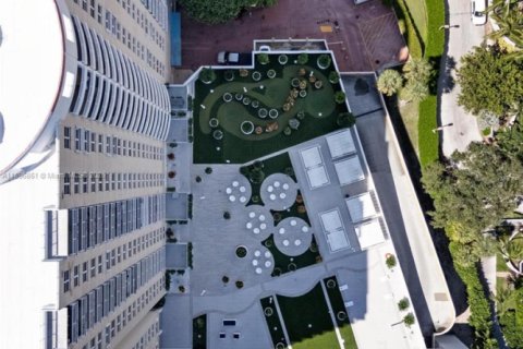 Condo in Miami, Florida, 1 bedroom  № 1948698 - photo 24