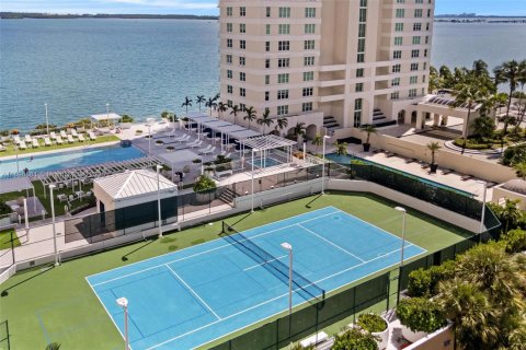Condo in Miami, Florida, 1 bedroom  № 1948698 - photo 26