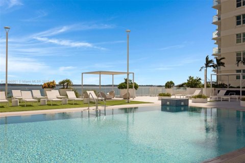 Condo in Miami, Florida, 1 bedroom  № 1948698 - photo 15