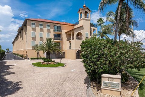 Condo à Punta Gorda, Floride, 3 chambres  № 2320858