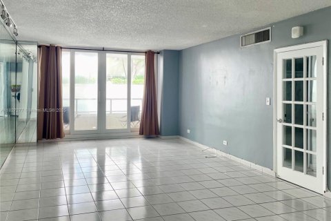 Copropriété à louer à Miami Beach, Floride: 1 chambre, 87.14 m2 № 1798792 - photo 3
