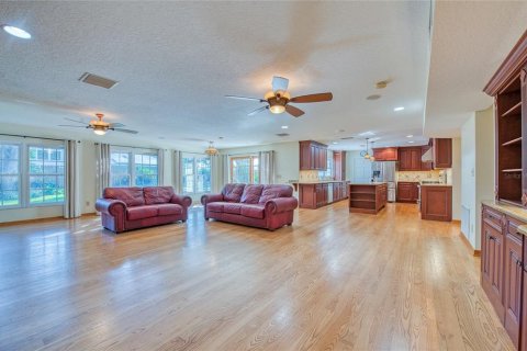 House in Clearwater, Florida 5 bedrooms, 327.11 sq.m. № 1918617 - photo 15