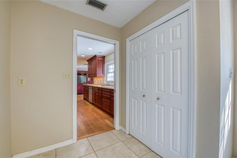 House in Clearwater, Florida 5 bedrooms, 327.11 sq.m. № 1918617 - photo 27