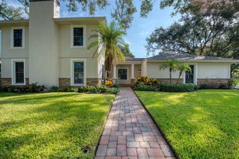 House in Clearwater, Florida 5 bedrooms, 327.11 sq.m. № 1918617 - photo 1