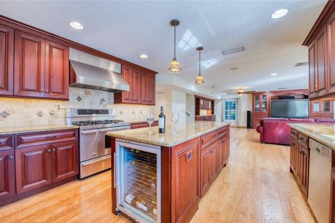 House in Clearwater, Florida 5 bedrooms, 327.11 sq.m. № 1918617 - photo 19