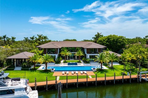 Casa en Coral Gables, Florida 8 dormitorios, 1225.66 m2 № 2185585