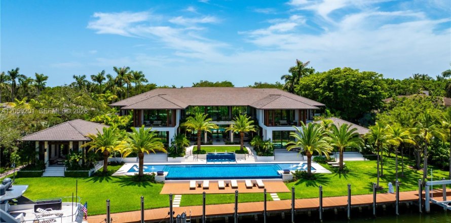 Casa en Coral Gables, Florida 8 dormitorios, 1225.66 m2 № 2185585