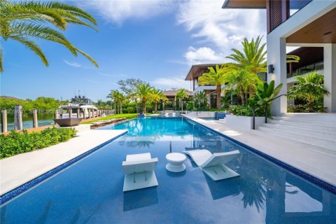 Casa en venta en Coral Gables, Florida, 8 dormitorios, 1225.66 m2 № 2185585 - foto 14