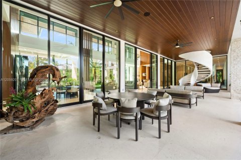 Casa en venta en Coral Gables, Florida, 8 dormitorios, 1225.66 m2 № 2185585 - foto 12