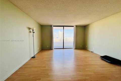 Condominio en alquiler en Hallandale Beach, Florida, 1 dormitorio, 88.26 m2 № 1998119 - foto 9