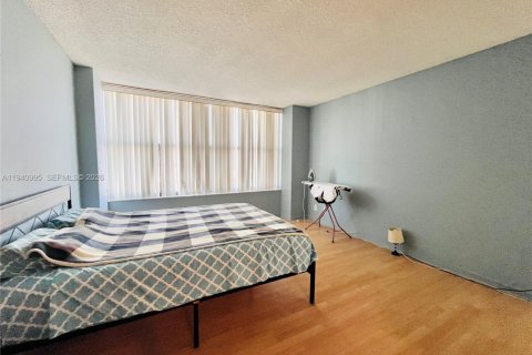 Condominio en alquiler en Hallandale Beach, Florida, 1 dormitorio, 88.26 m2 № 1998119 - foto 12