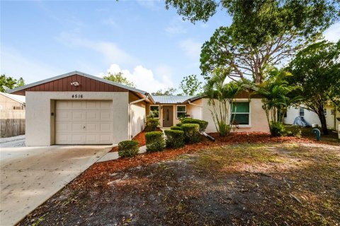 Casa en alquiler en Sarasota, Florida, 3 dormitorios, 143.63 m2 № 1876997 - foto 1