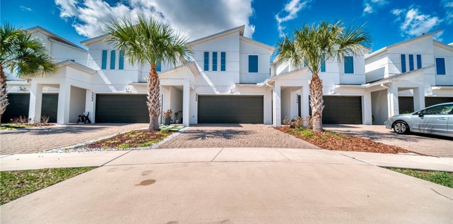 Adosado en Kissimmee, Florida 3 dormitorios, 187.57 m2 № 2233150