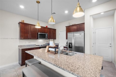 Купить таунхаус в Холливуд, Флорида 3 спальни, 164.99м2, № 1957936 - фото 18