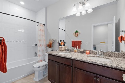 Купить таунхаус в Холливуд, Флорида 3 спальни, 164.99м2, № 1957936 - фото 30