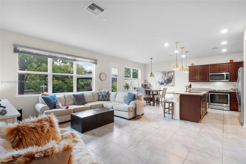 Купить таунхаус в Холливуд, Флорида 3 спальни, 164.99м2, № 1957936 - фото 10