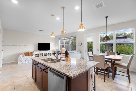 Купить таунхаус в Холливуд, Флорида 3 спальни, 164.99м2, № 1957936 - фото 14