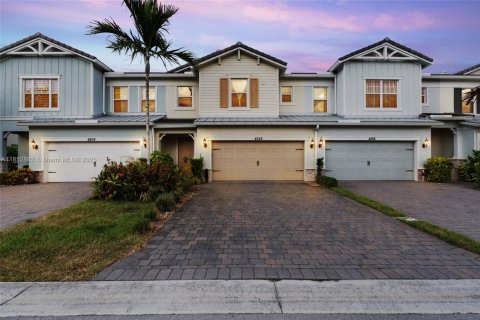 Купить таунхаус в Холливуд, Флорида 3 спальни, 164.99м2, № 1957936 - фото 2