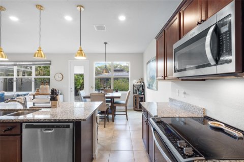 Купить таунхаус в Холливуд, Флорида 3 спальни, 164.99м2, № 1957936 - фото 23