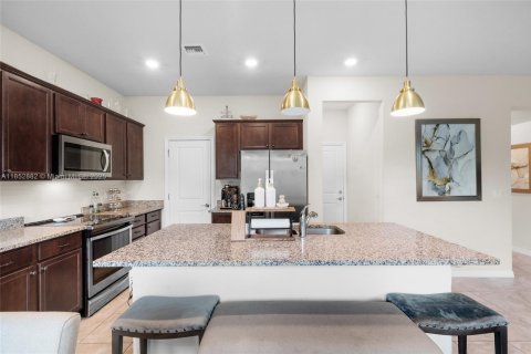 Купить таунхаус в Холливуд, Флорида 3 спальни, 164.99м2, № 1957936 - фото 17