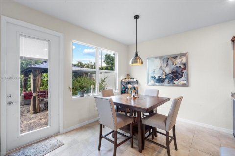 Купить таунхаус в Холливуд, Флорида 3 спальни, 164.99м2, № 1957936 - фото 16