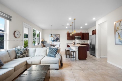 Купить таунхаус в Холливуд, Флорида 3 спальни, 164.99м2, № 1957936 - фото 12