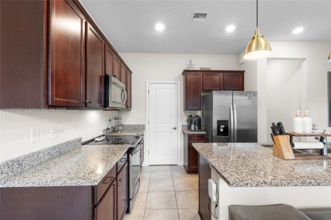 Купить таунхаус в Холливуд, Флорида 3 спальни, 164.99м2, № 1957936 - фото 21