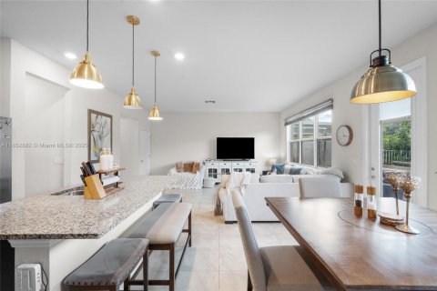 Купить таунхаус в Холливуд, Флорида 3 спальни, 164.99м2, № 1957936 - фото 22