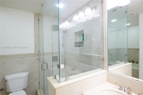 House in Hialeah, Florida 4 bedrooms, 192.4 sq.m. № 2023540 - photo 22