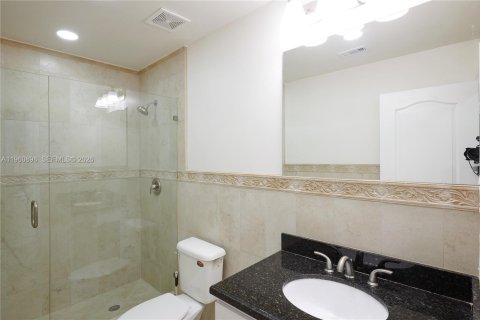 House in Hialeah, Florida 4 bedrooms, 192.4 sq.m. № 2023540 - photo 16